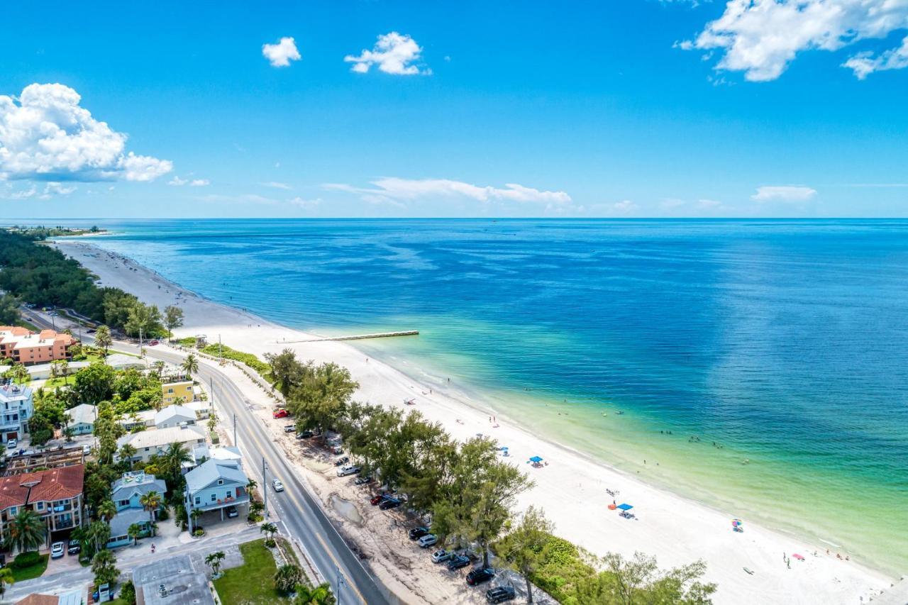 Ami Lighthouse Cottage-One Minute Walk To The Beach-Keyless Locks Bradenton Beach Exteriör bild