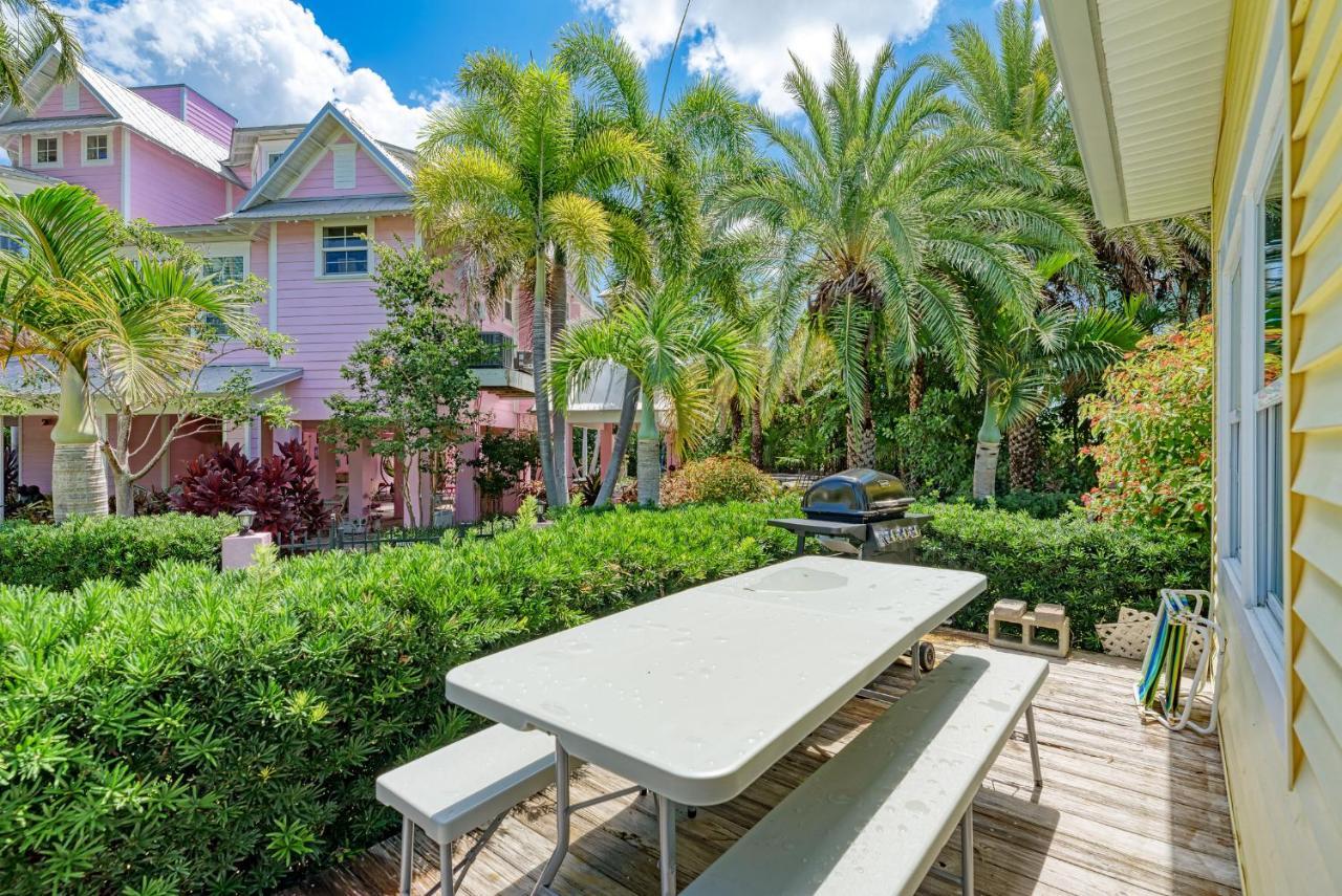 Ami Lighthouse Cottage-One Minute Walk To The Beach-Keyless Locks Bradenton Beach Exteriör bild